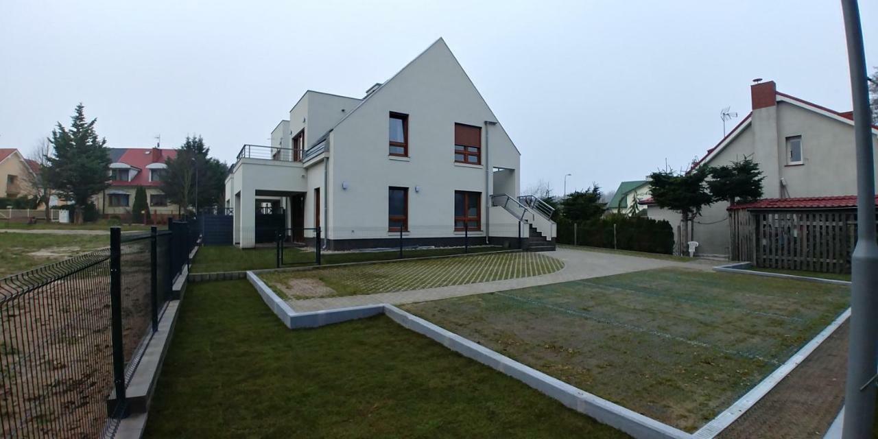 Apartament Z Ogrodkiem Trzęsacz Eksteriør bilde