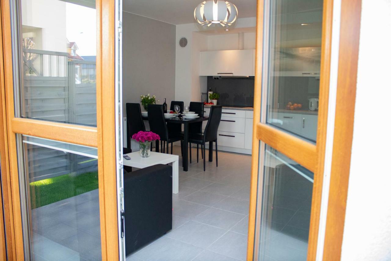 Apartament Z Ogrodkiem Trzęsacz Eksteriør bilde