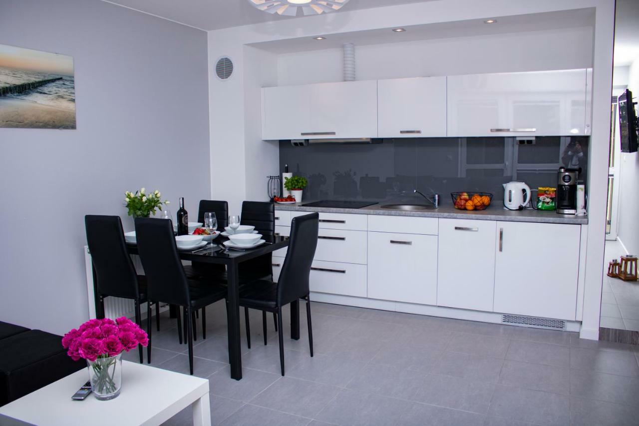 Apartament Z Ogrodkiem Trzęsacz Eksteriør bilde