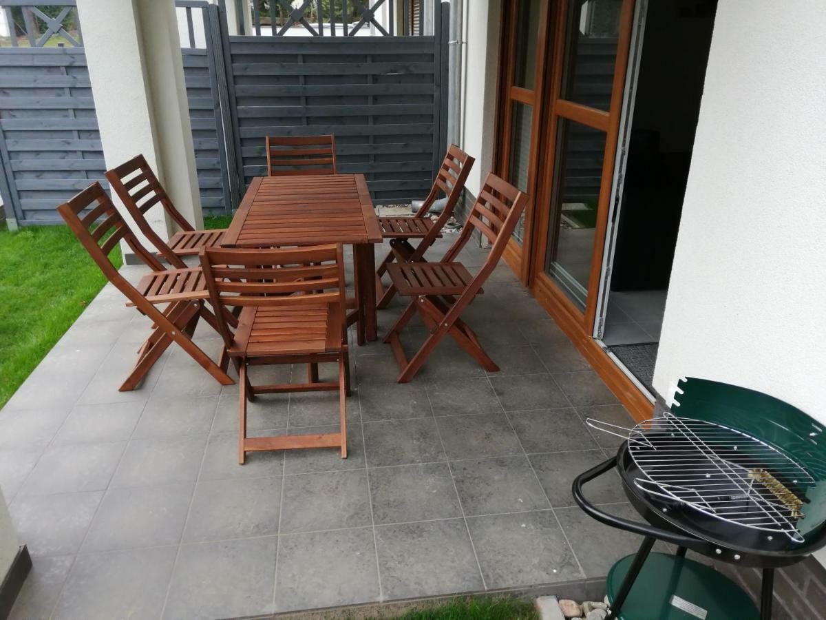 Apartament Z Ogrodkiem Trzęsacz Eksteriør bilde