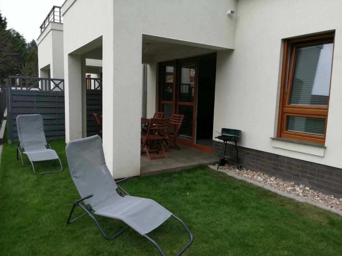 Apartament Z Ogrodkiem Trzęsacz Eksteriør bilde